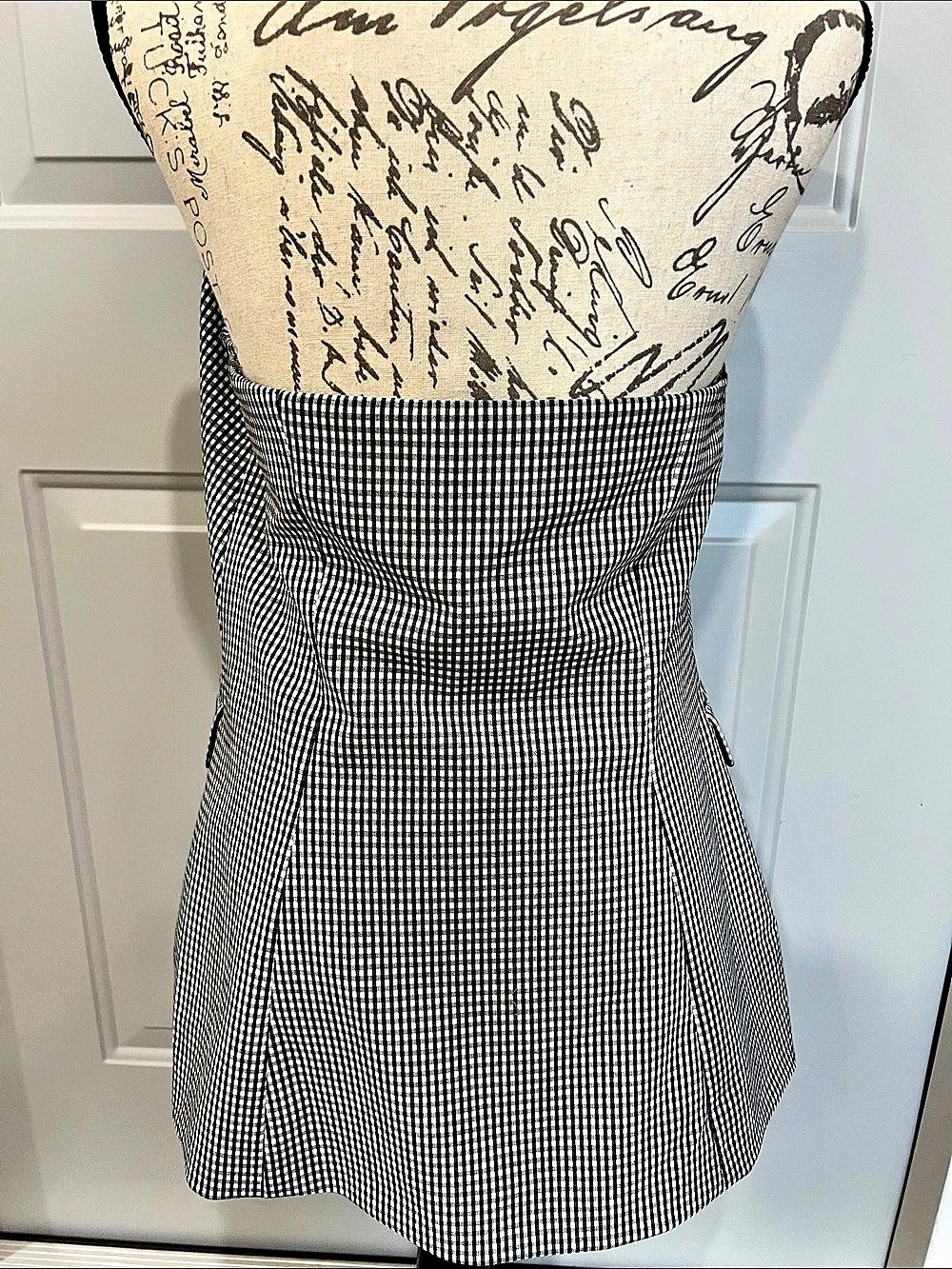 NWOT White House Black Market Gingham Halter Vest Black & White Size 10 - Picture 2 of 8